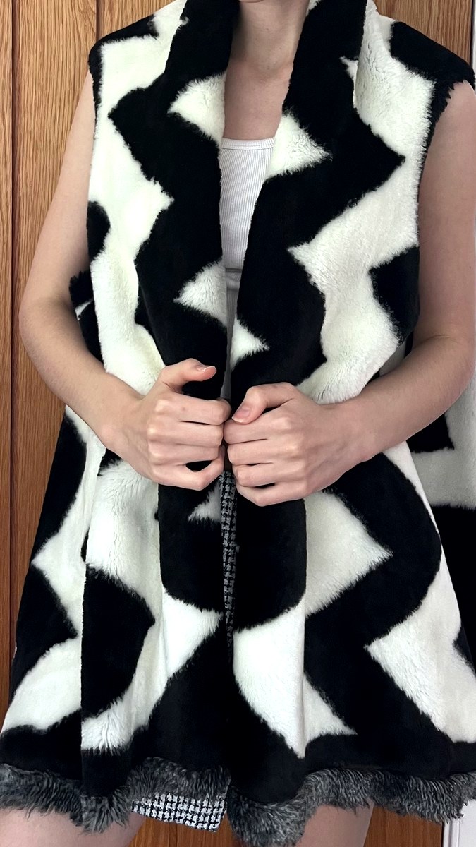 Black and white chevron wrap